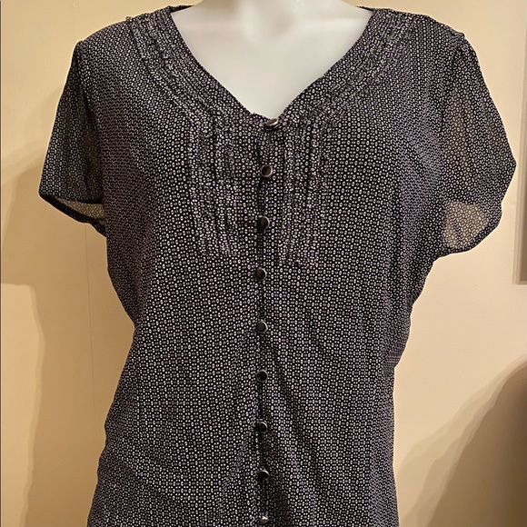 2/$24 Sheer black/white print blouse - Picture 1 of 9